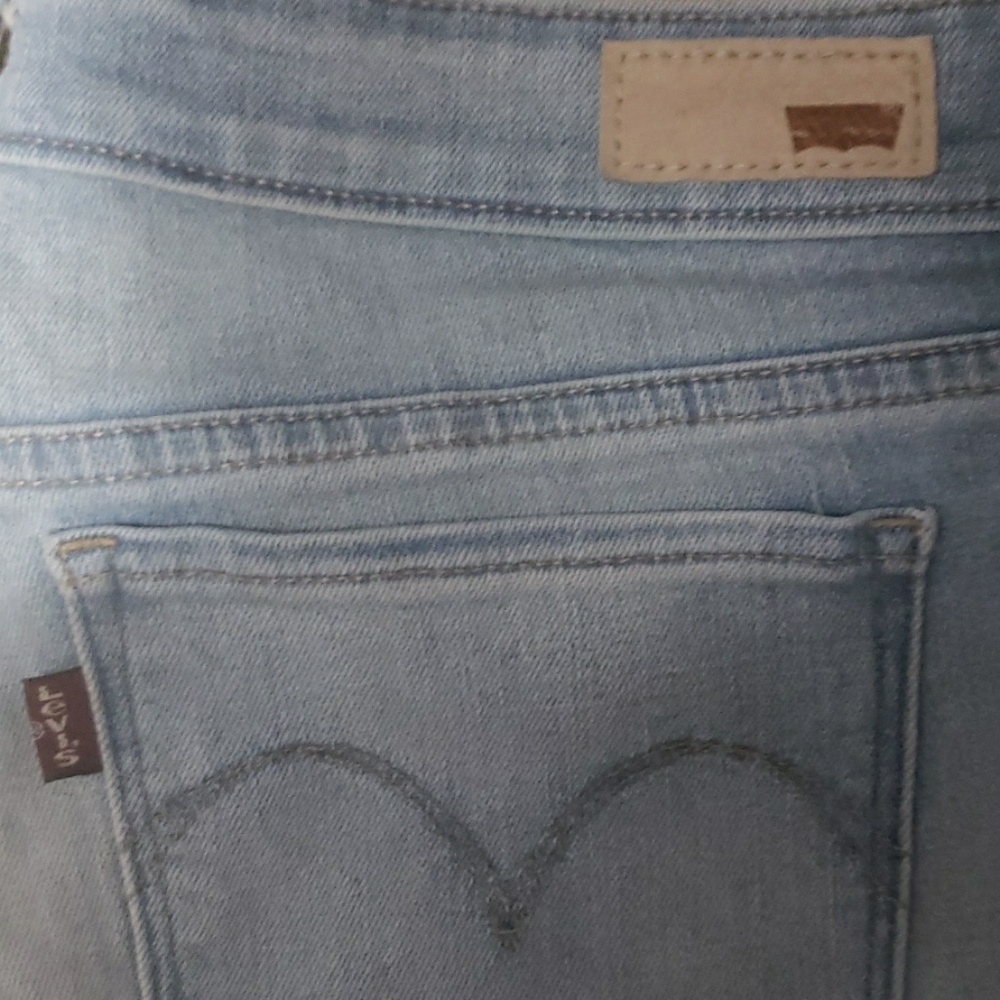 Levi's - Picture 4 of 7